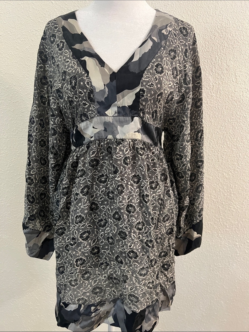Vintage Express design studio 100% Silk dress
